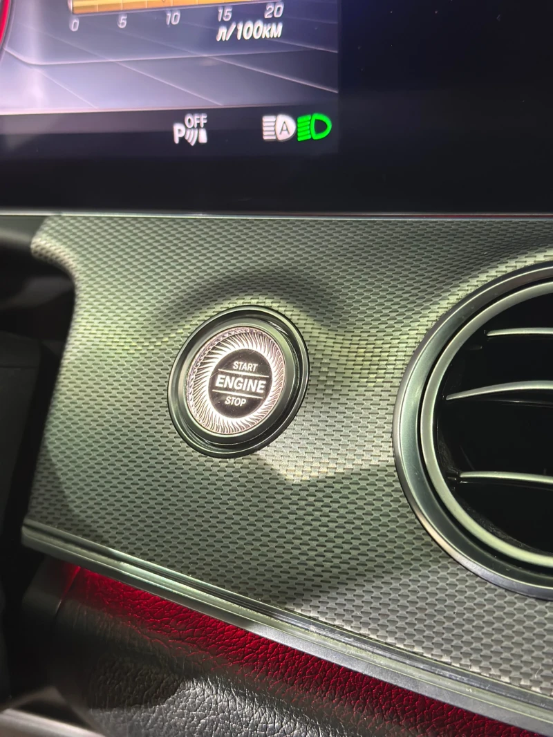 Mercedes-Benz E 220, снимка 12 - Автомобили и джипове - 53564041