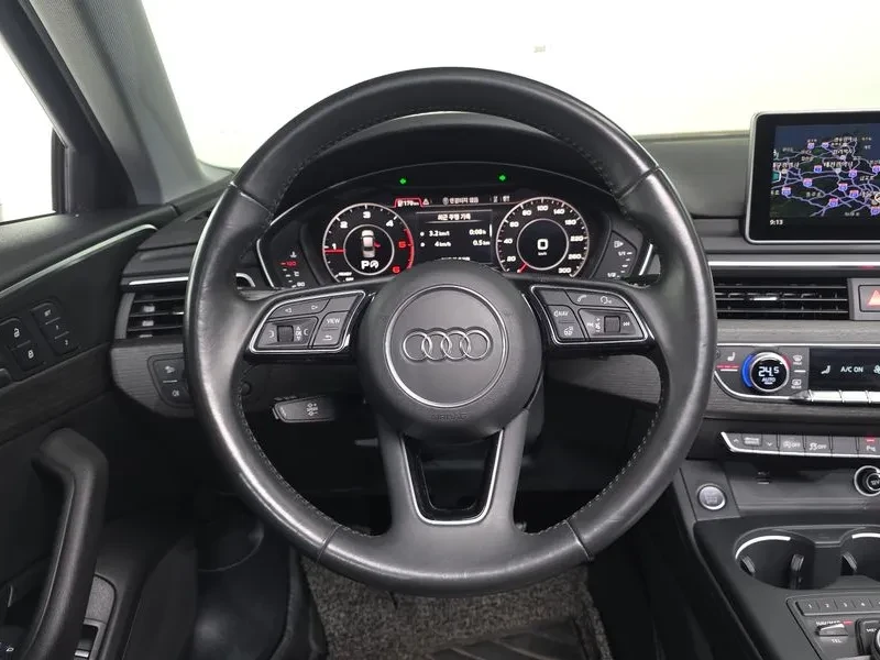 Audi A4 2.0 TDI, снимка 13 - Автомобили и джипове - 54144177