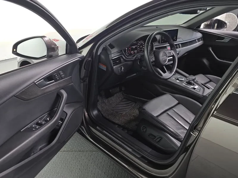 Audi A4 2.0 TDI, снимка 11 - Автомобили и джипове - 54144177