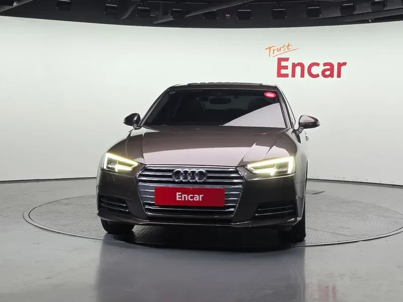 Audi A4 2.0 TDI, снимка 3 - Автомобили и джипове - 54144177