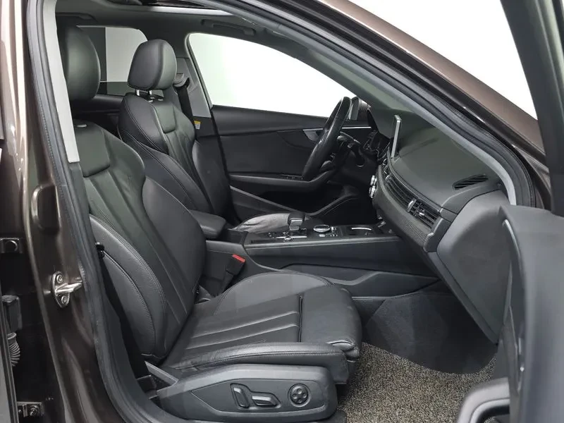 Audi A4 2.0 TDI, снимка 10 - Автомобили и джипове - 54144177