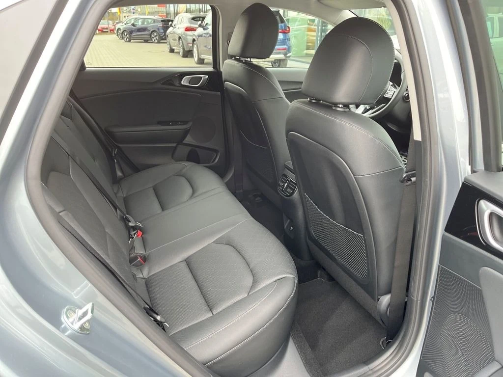 Kia Ceed   1.5   | Mobile.bg   17