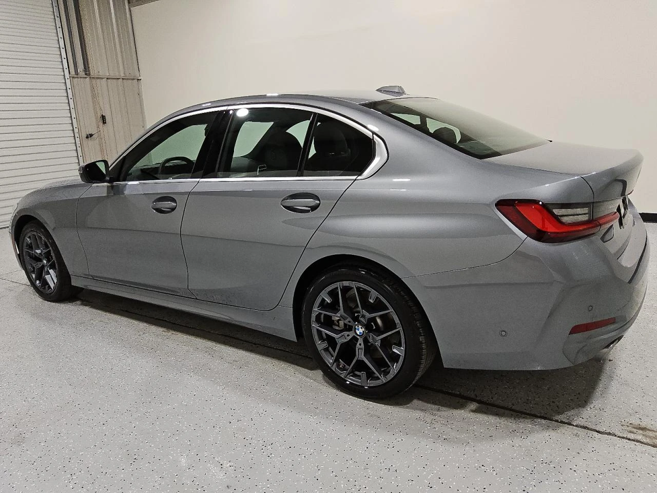 BMW 330 I * ФИКСИРАНА ЦЕНА* * КЛИП НА ДВИГАТЕЛ*  - изображение 3
