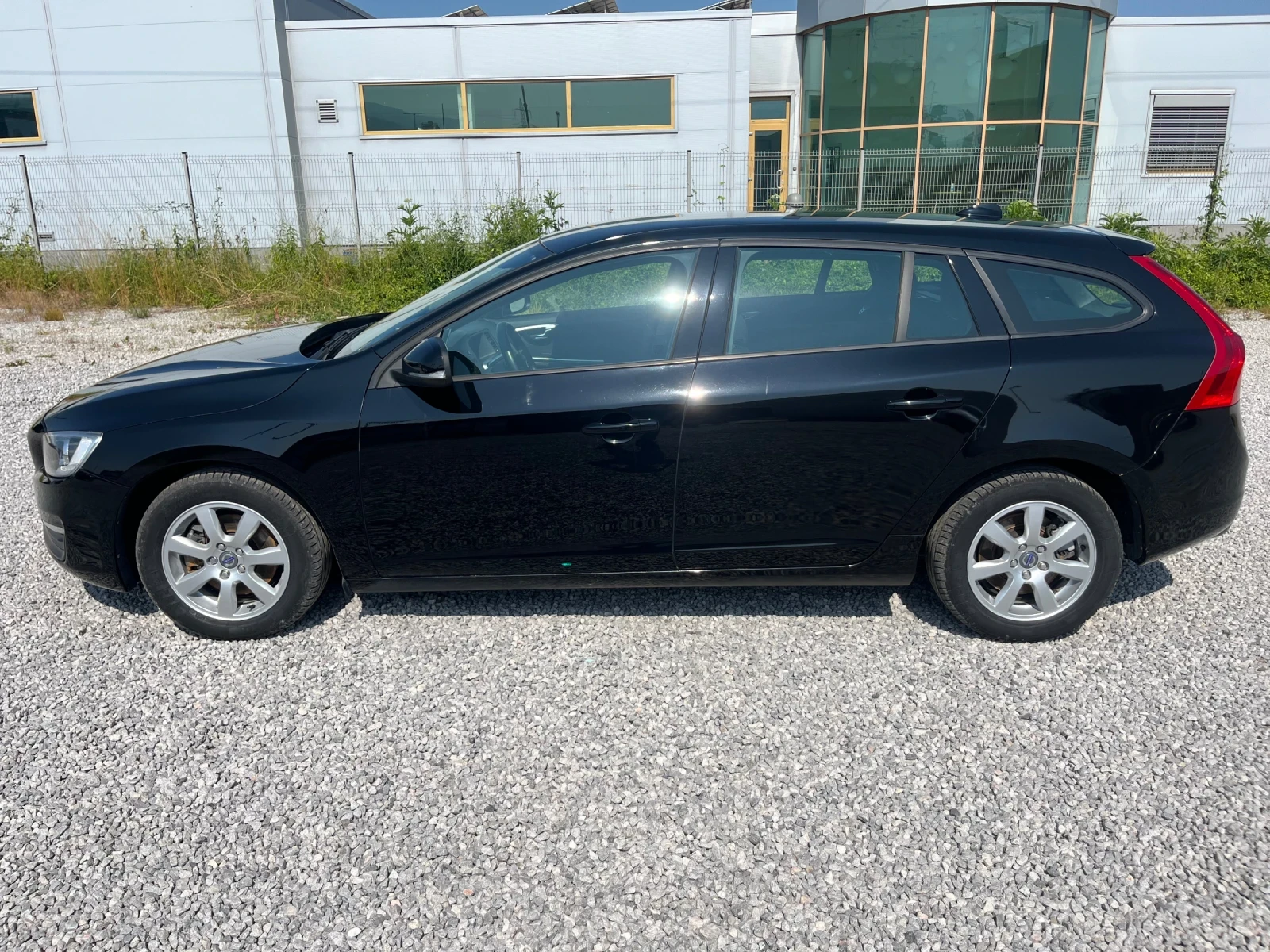 Volvo V60 2.0D3-136k.c. Facelift /179000km./ - изображение 3