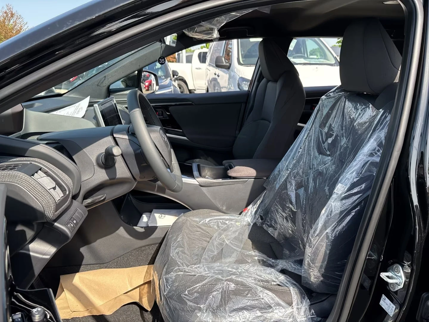 Toyota bZ4X BEV/FWD/205HP/COMFORT/NAVI/LED/KLESS/CPLAY/521g - изображение 7