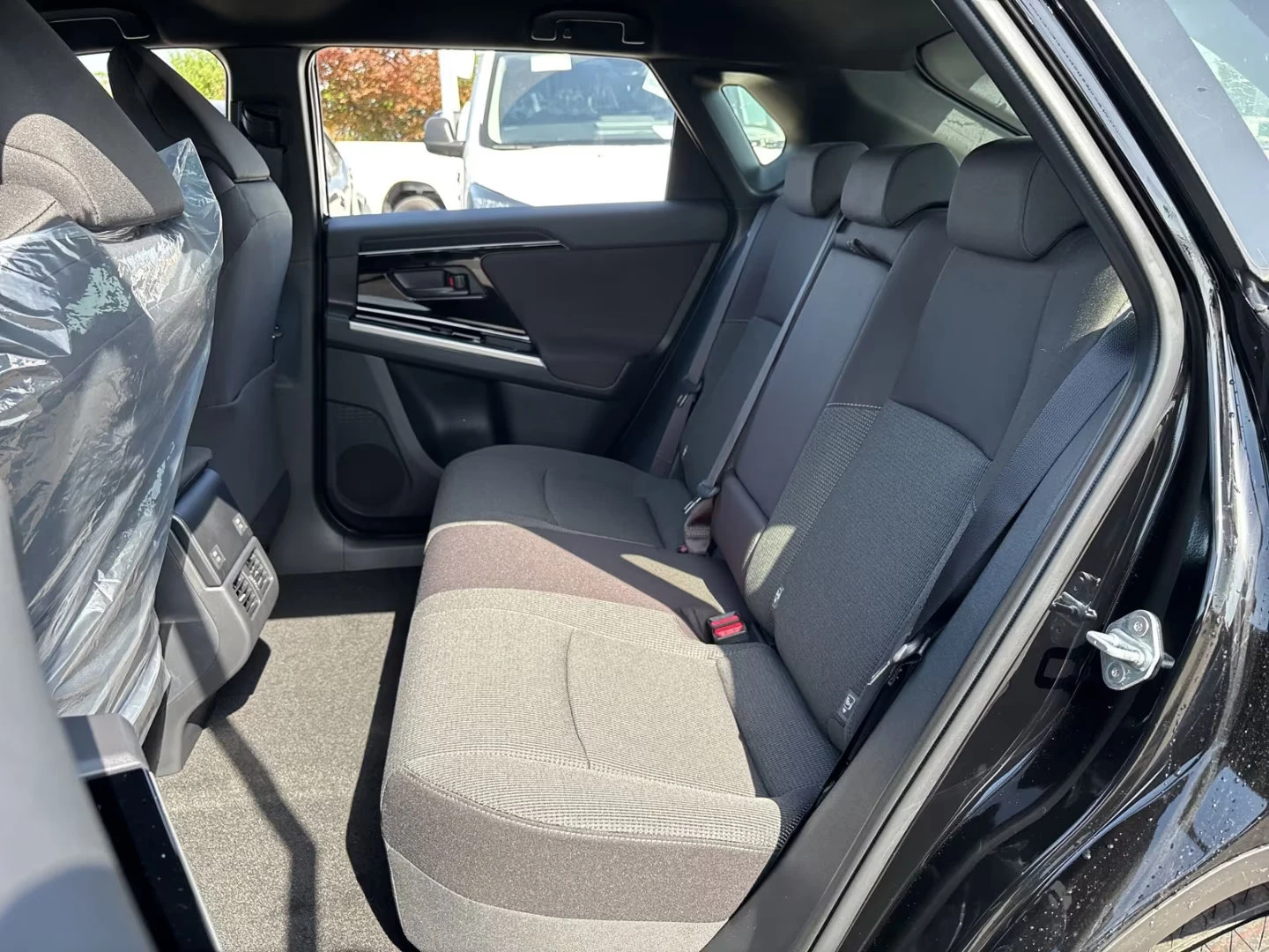 Toyota bZ4X BEV/FWD/205HP/COMFORT/NAVI/LED/KLESS/CPLAY/521g | Mobile.bg   16