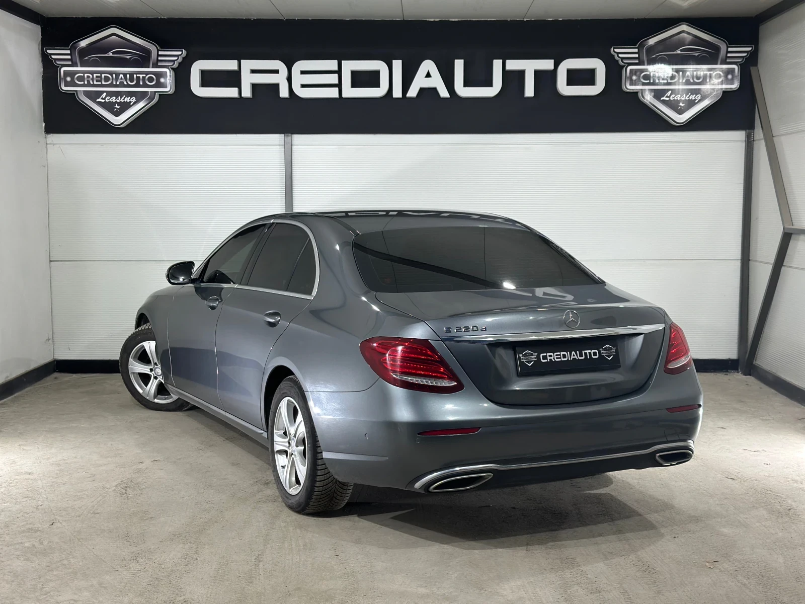 Mercedes-Benz E 220  - изображение 4