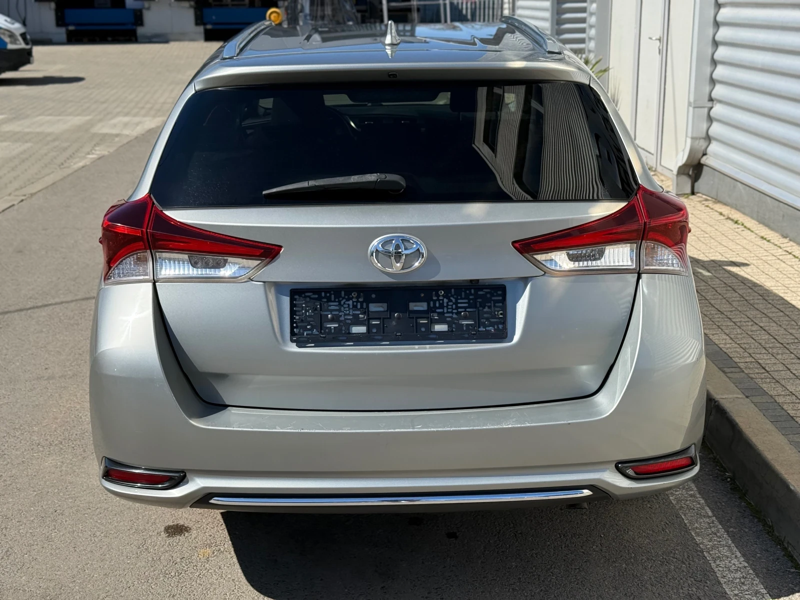 Toyota Auris Facelift+ 1, 6 D4-D+ Euro6B+ BiXenon+ ������ | Mobile.bg � ����������� 4