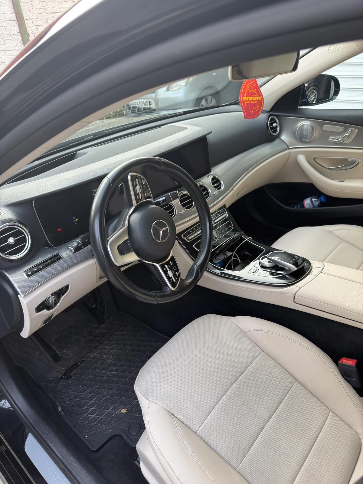 Mercedes-Benz E 220 4 matik, снимка 5 - Автомобили и джипове - 54519656