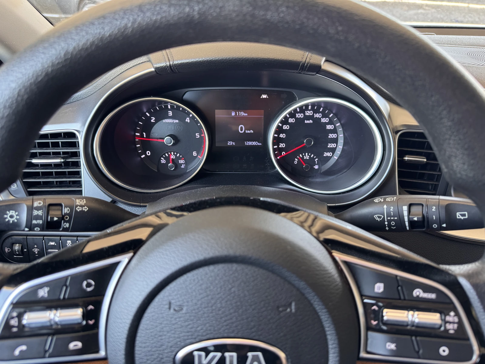 Kia Ceed LX/1.6CRDi/116k.c./6MT, снимка 12 - Автомобили и джипове - 54712567