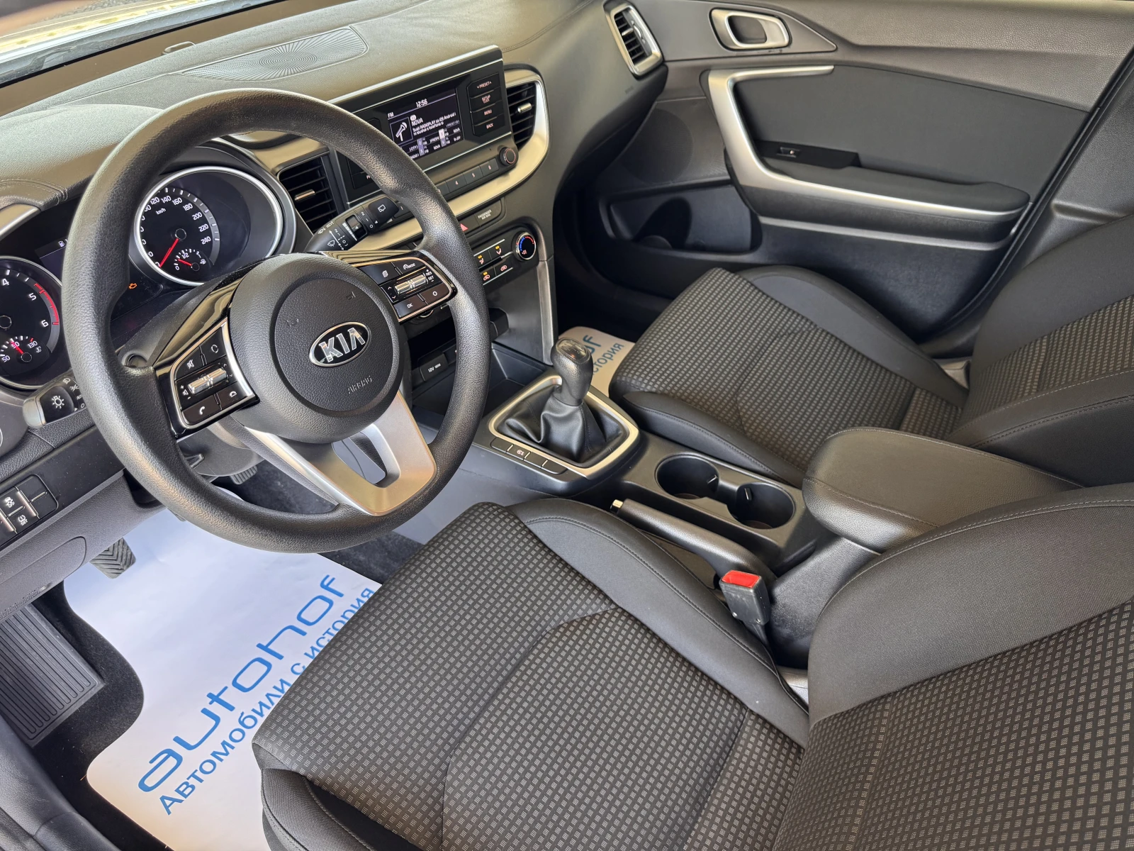 Kia Ceed LX/1.6CRDi/116k.c./6MT, снимка 7 - Автомобили и джипове - 54712567