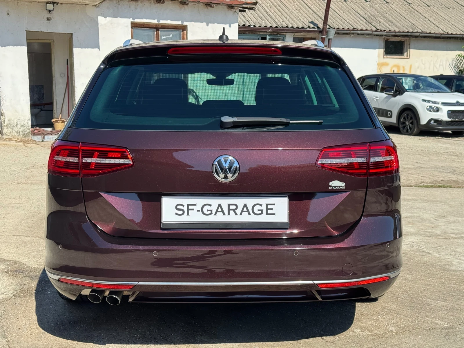 VW Passat * Executive* DSG* 360* Massage* , снимка 3 - Автомобили и джипове - 55229379