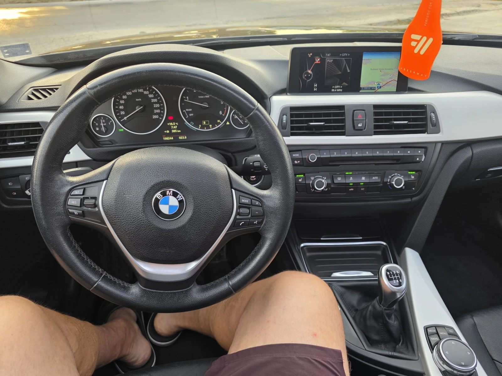 BMW 320 X-Drive* 184 к.с.* NAVI* Панорама* , снимка 10 - Автомобили и джипове - 55851265