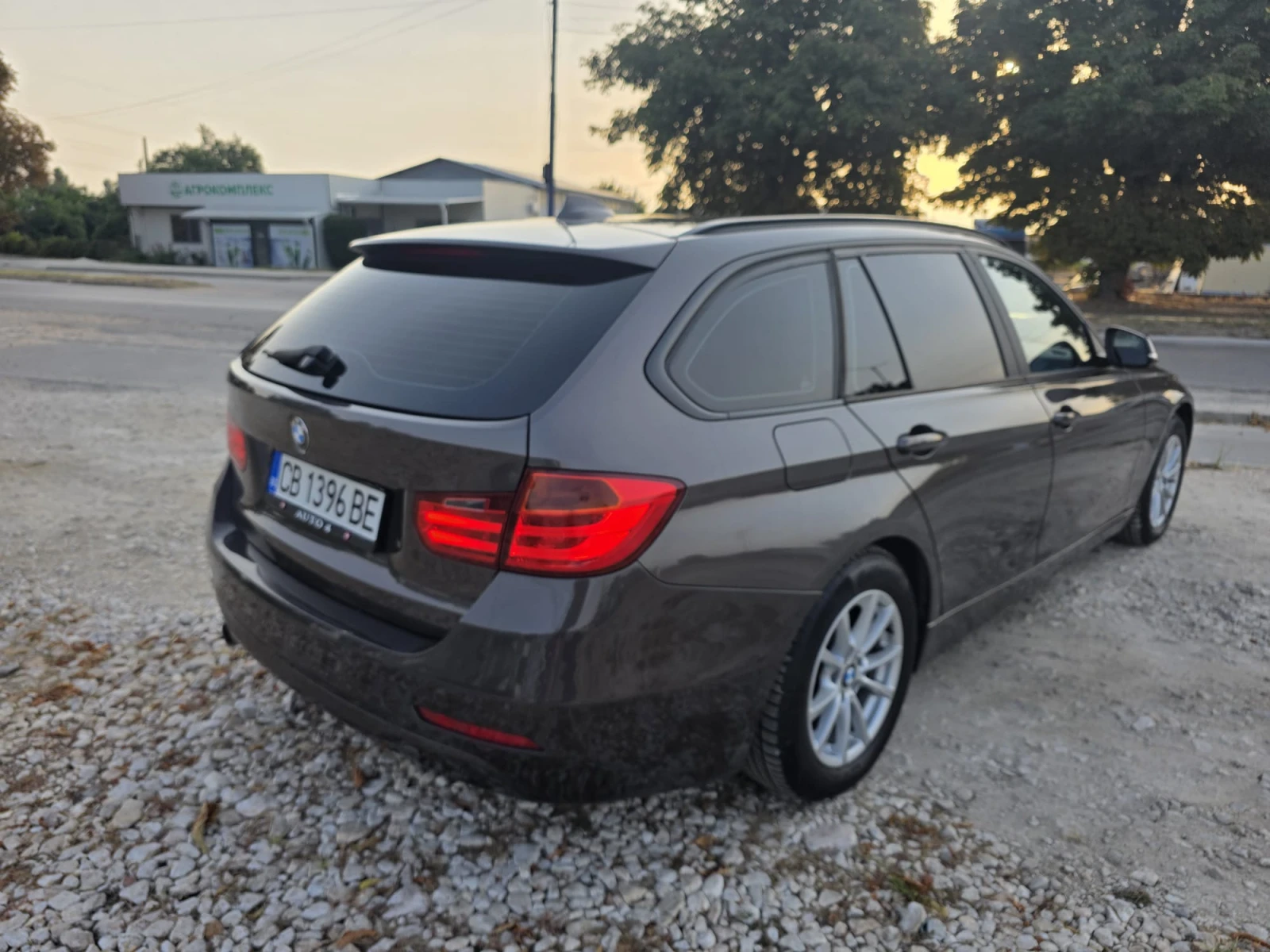 BMW 320 X-Drive* 184 к.с.* NAVI* Панорама* , снимка 4 - Автомобили и джипове - 55851265