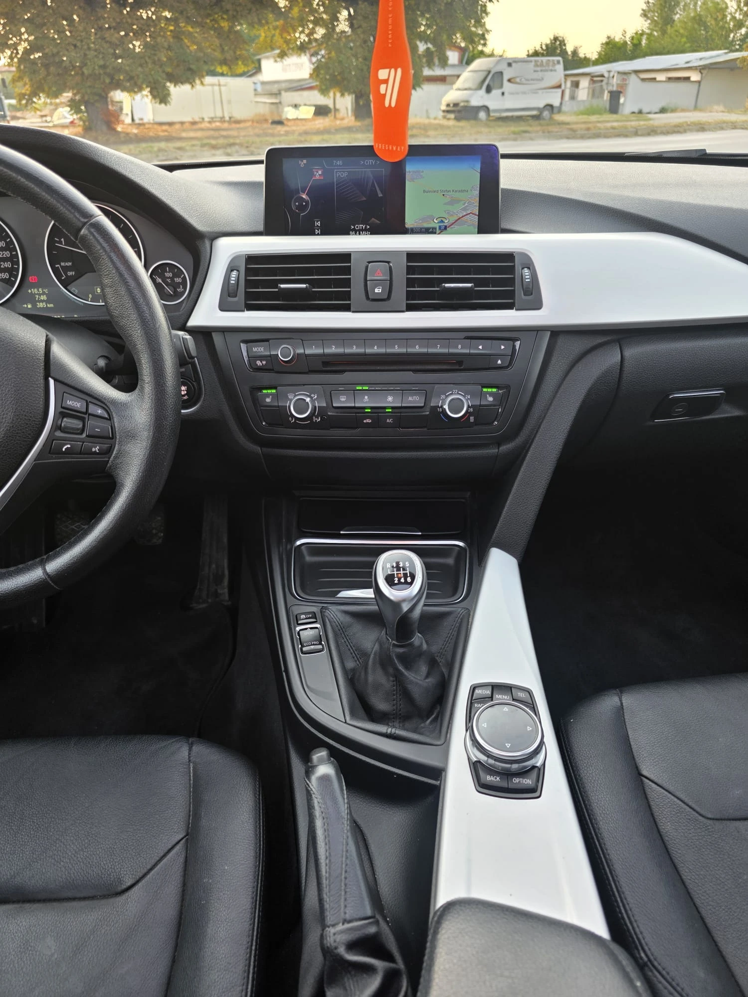BMW 320 X-Drive* 184 к.с.* NAVI* Панорама* , снимка 14 - Автомобили и джипове - 55851265