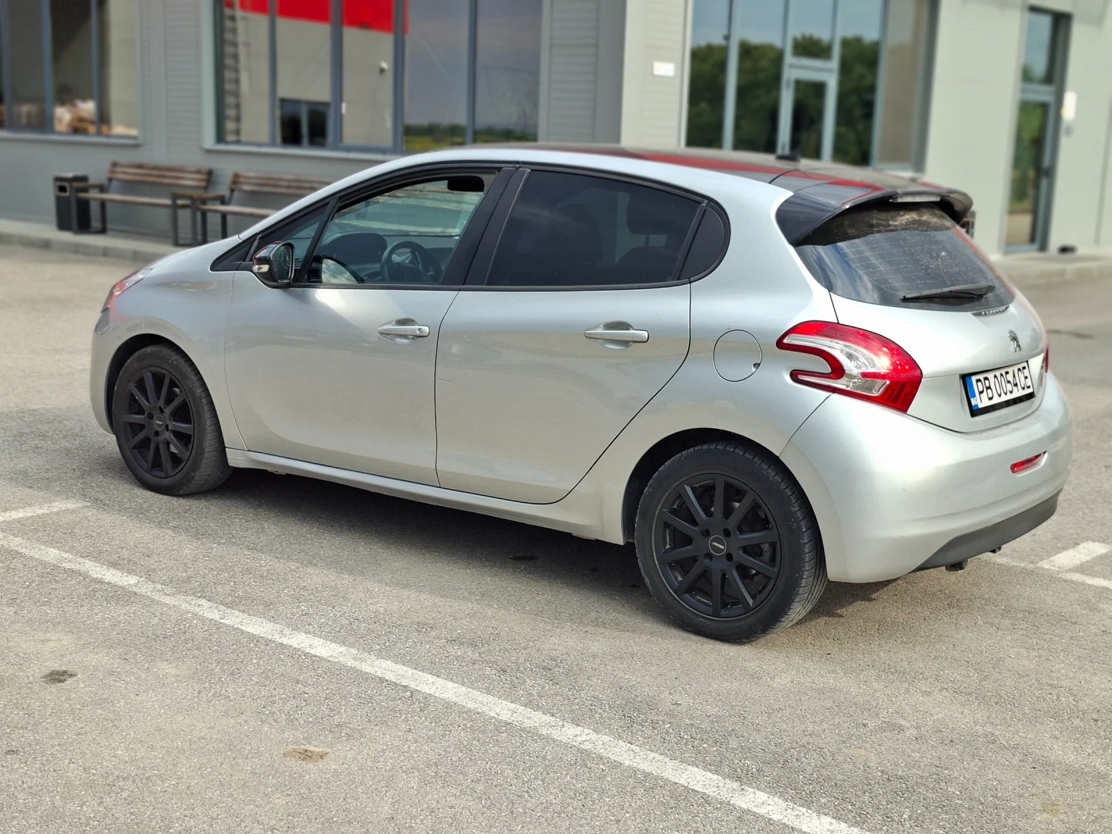 Peugeot 208, снимка 6 - Автомобили и джипове - 55875809