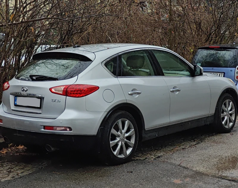 Infiniti Ex35, снимка 2 - Автомобили и джипове - 48247027