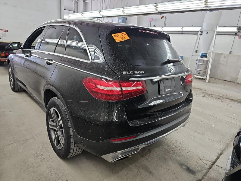 Mercedes-Benz GLC 300 4MATIC* LED* Burmester* Carplay* Пано* Подгрев* , снимка 2 - Автомобили и джипове - 49184228