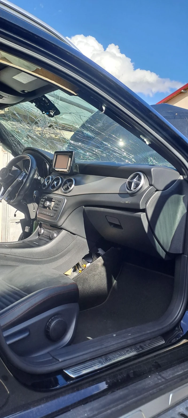 Mercedes-Benz GLA 200 70000км. AMG пакет мотор скорости OK, снимка 7 - Автомобили и джипове - 52168220