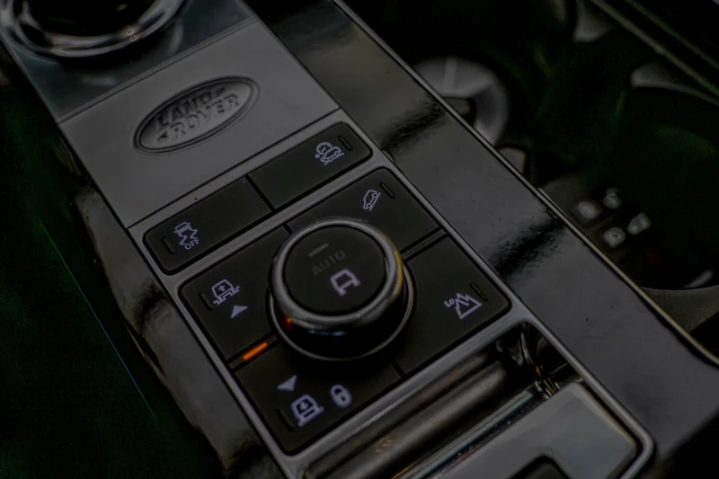 Land Rover Range rover Autobiography/ LWB /DAB+ /Meridian/V8/Камера 360/, снимка 12 - Автомобили и джипове - 52711957