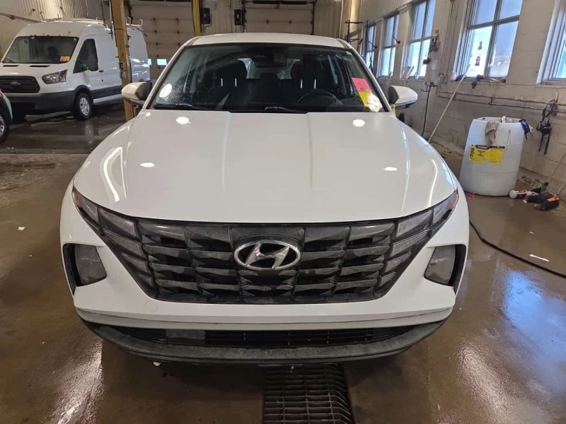 Hyundai Tucson * ESSENTIAL * CARFAX * ЦЕНА ДО БГ, снимка 2 - Автомобили и джипове - 53584124