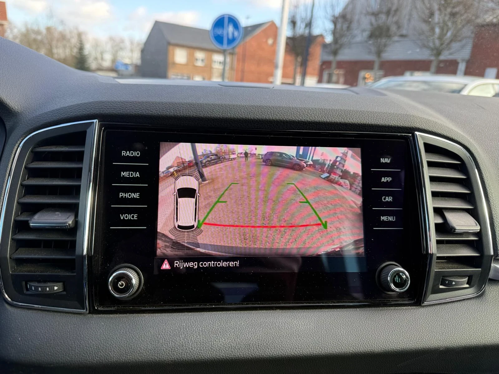 Skoda Karoq, снимка 7 - Автомобили и джипове - 54058957