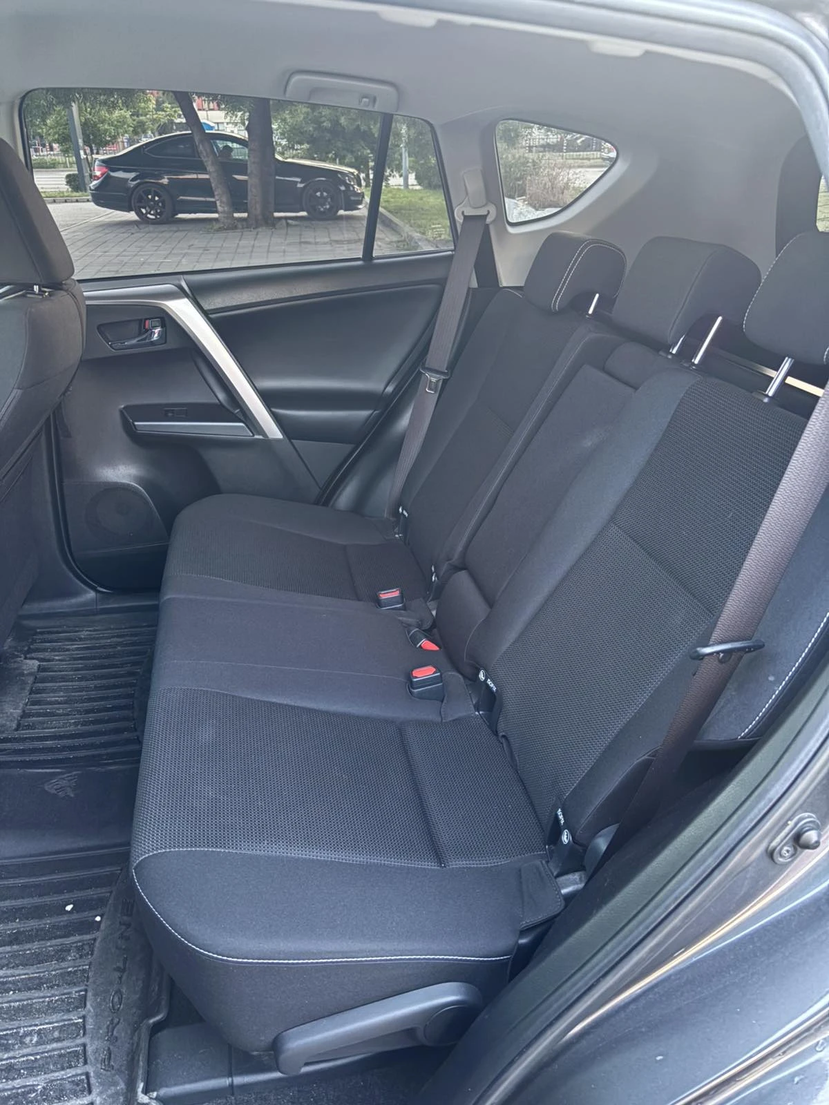 Toyota Rav4 2.0 i, снимка 8 - Автомобили и джипове - 54914346