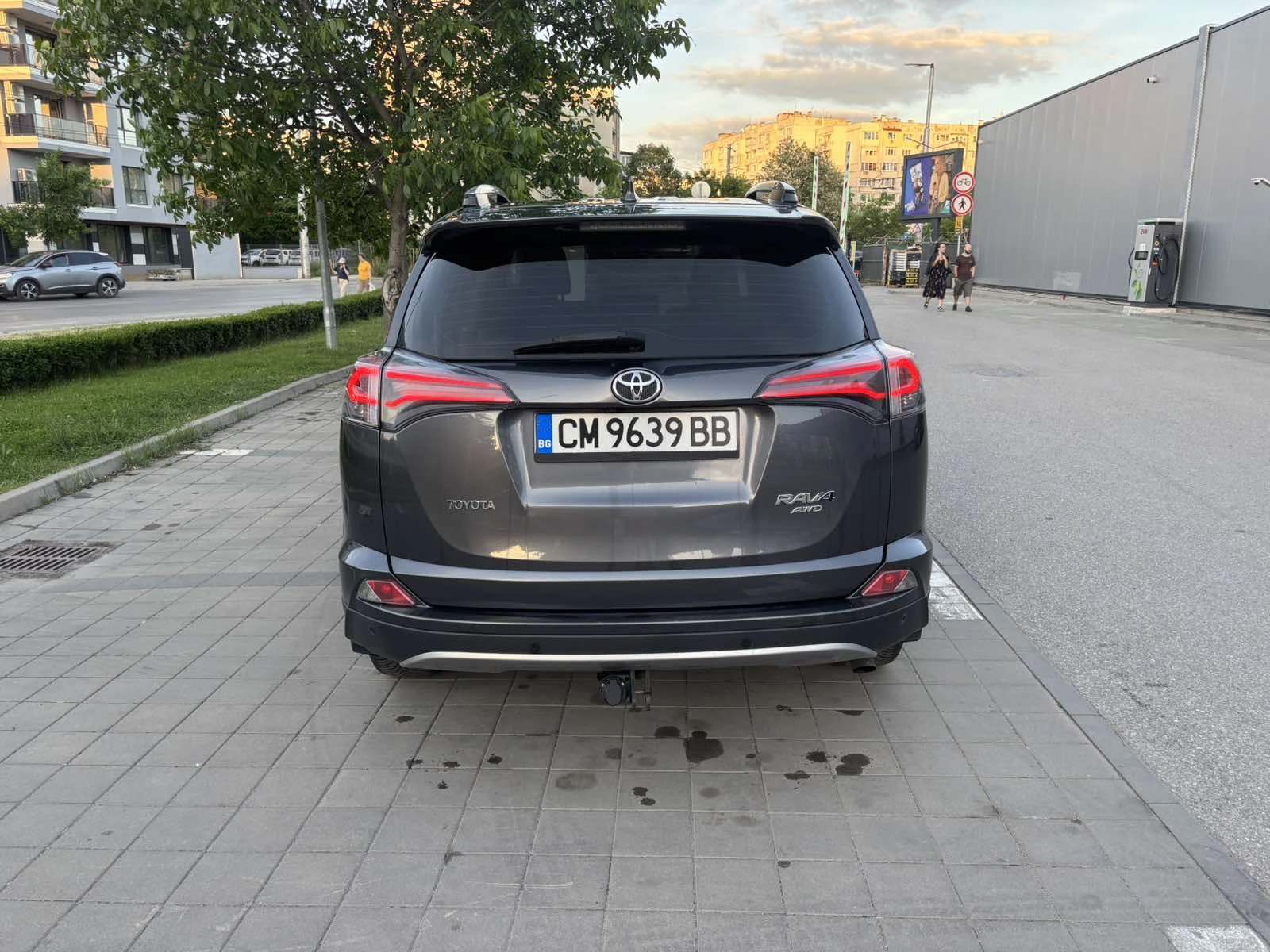 Toyota Rav4 2.0 i, снимка 4 - Автомобили и джипове - 54914346