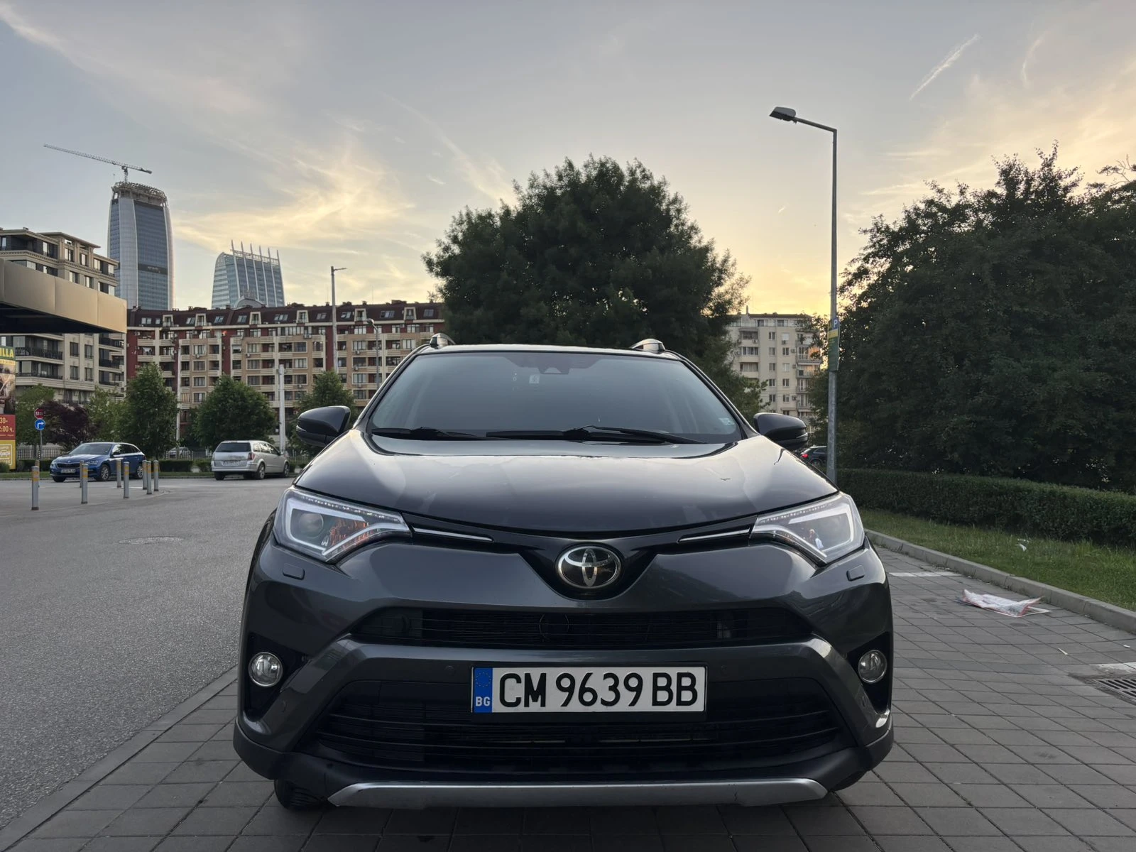 Toyota Rav4 2.0 i, снимка 2 - Автомобили и джипове - 54914346