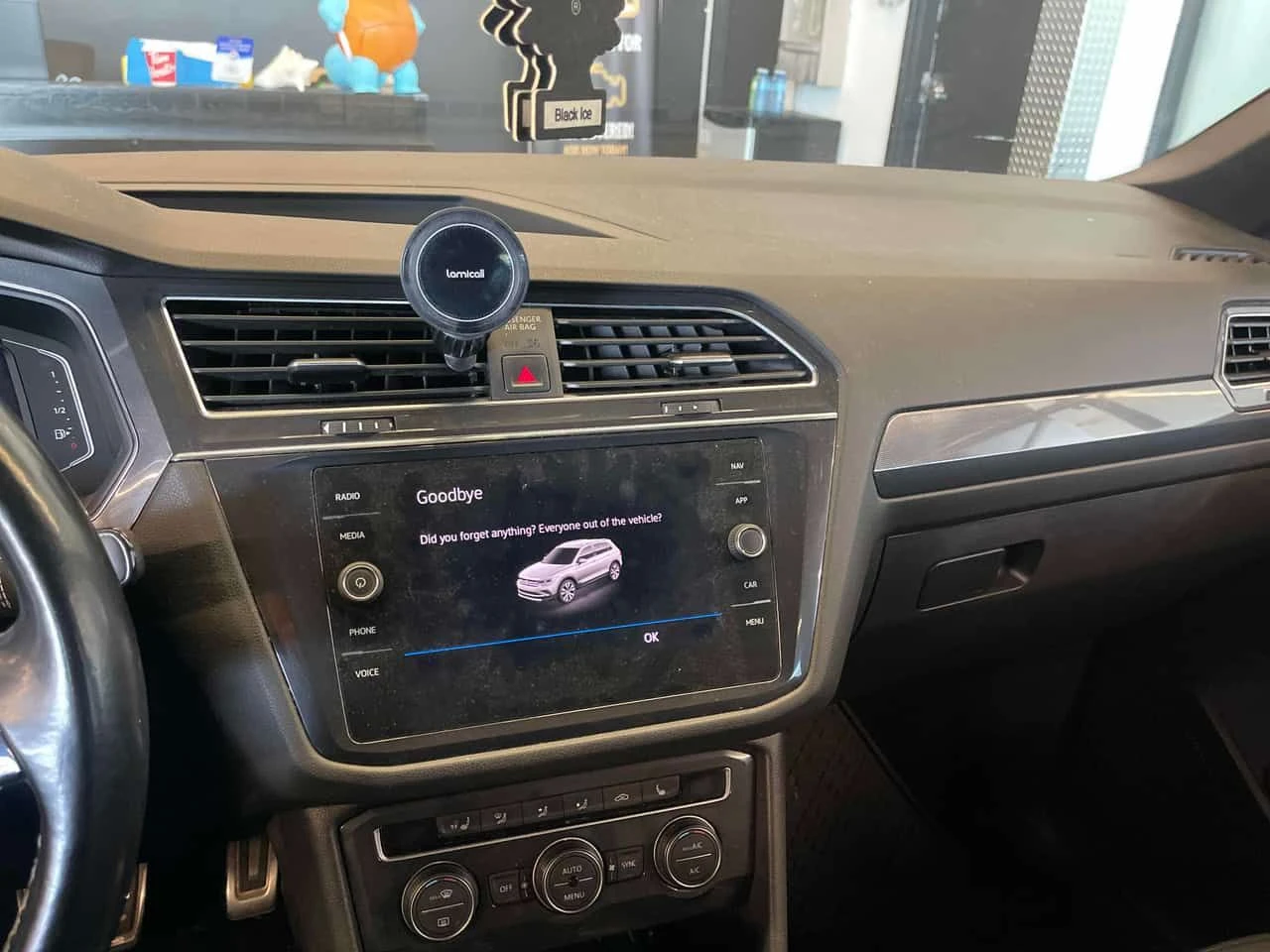 VW Tiguan * Highline * CARFAX * ОПЦИЯ ЗА ФИНАНСИРАНЕ, снимка 8 - Автомобили и джипове - 55668167