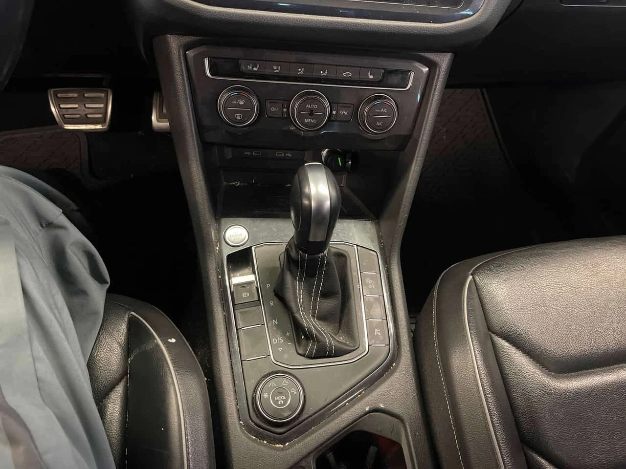 VW Tiguan * Highline * CARFAX * ОПЦИЯ ЗА ФИНАНСИРАНЕ, снимка 9 - Автомобили и джипове - 55668167