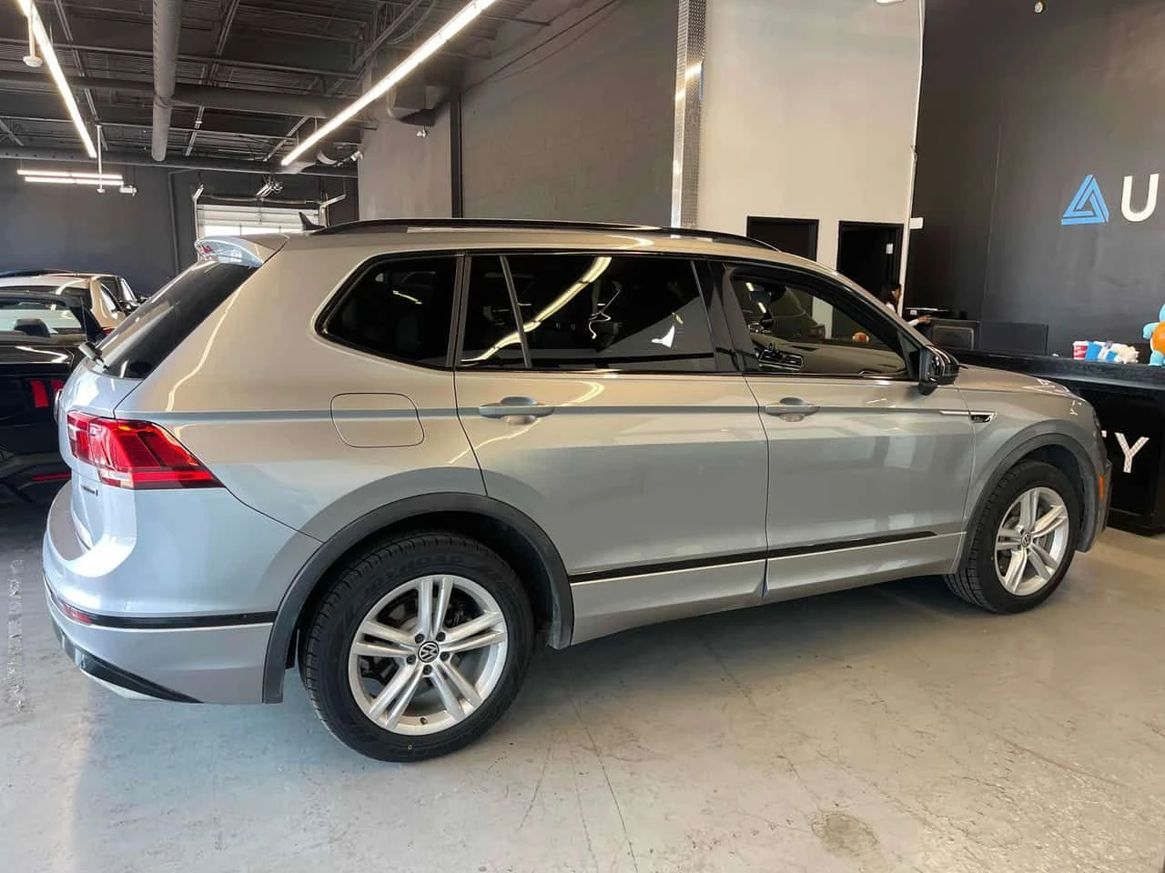 VW Tiguan * Highline * CARFAX * ОПЦИЯ ЗА ФИНАНСИРАНЕ, снимка 3 - Автомобили и джипове - 55668167