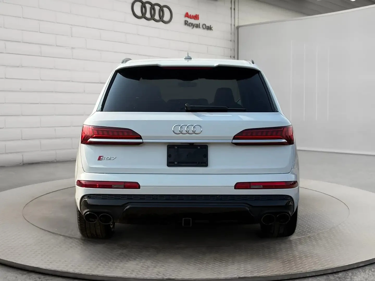 Audi SQ7 BLK OPTIC* 360* DIS* ОБДУХ* B&O* HUD* КРАЙНА ЦЕНА, снимка 6 - Автомобили и джипове - 56239160