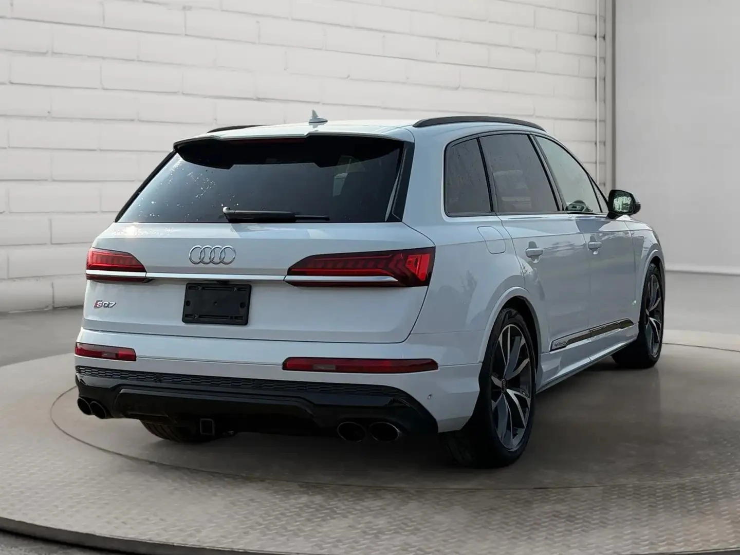 Audi SQ7 BLK OPTIC* 360* DIS* ОБДУХ* B&O* HUD* КРАЙНА ЦЕНА, снимка 5 - Автомобили и джипове - 56239160