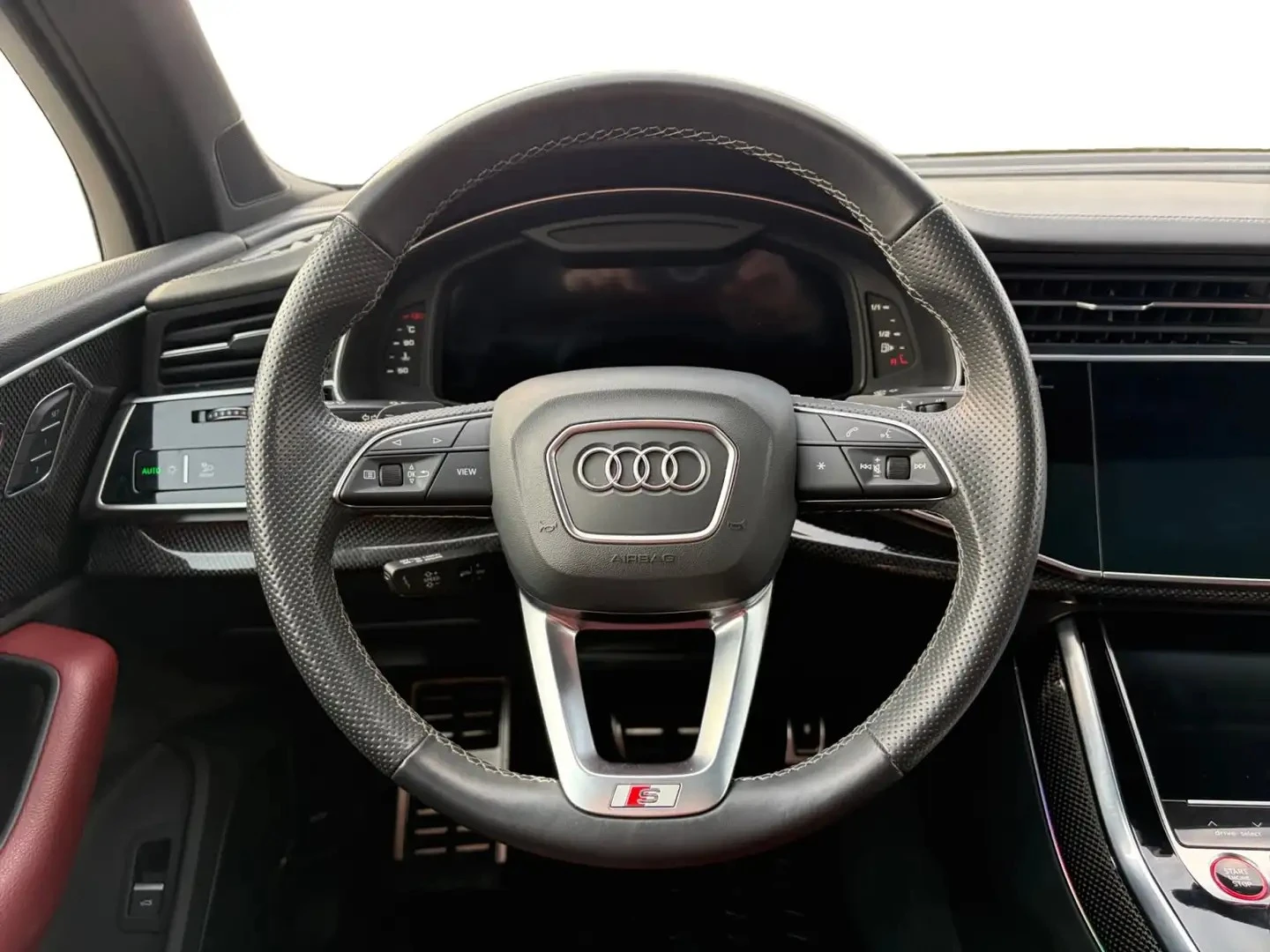 Audi SQ7 BLK OPTIC* 360* DIS* ОБДУХ* B&O* HUD* КРАЙНА ЦЕНА, снимка 9 - Автомобили и джипове - 56239160