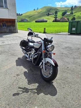     Suzuki Boulevard C1800R