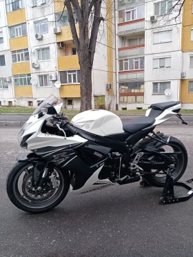 Suzuki Gsxr Нов внос, сервизна история, като нов! , снимка 2