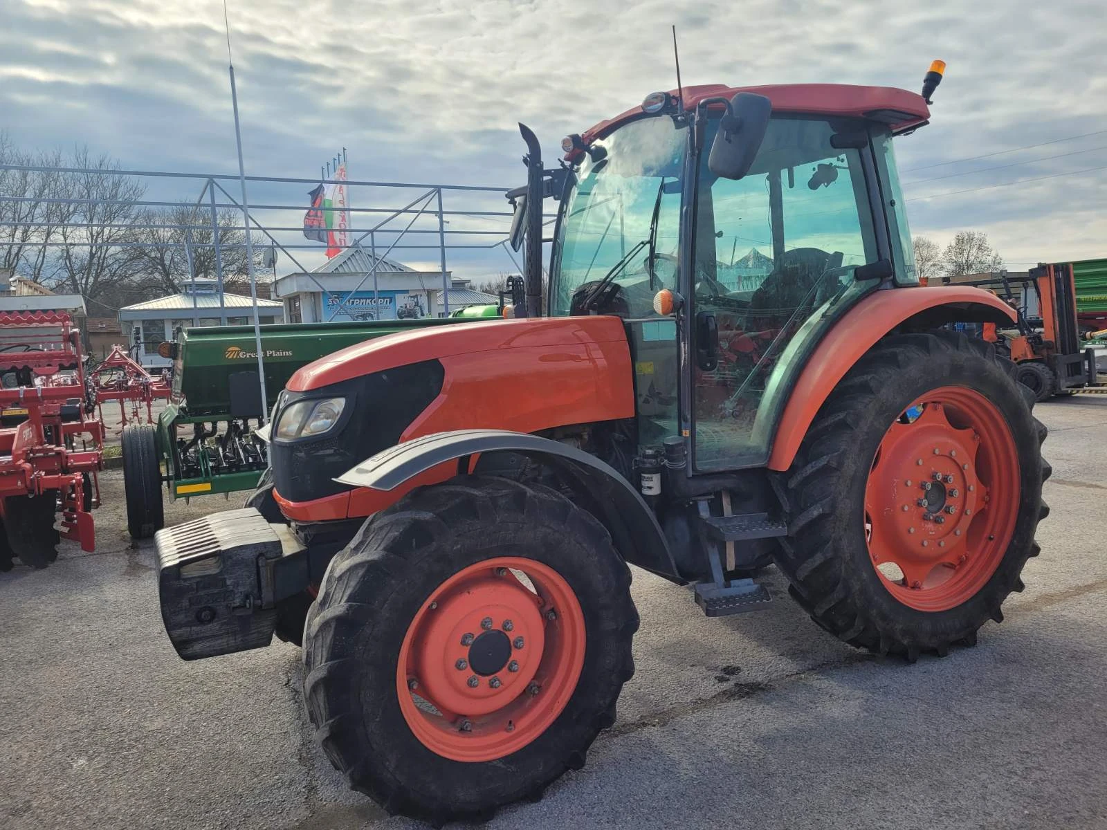 Трактор Kubota М9540, снимка 1