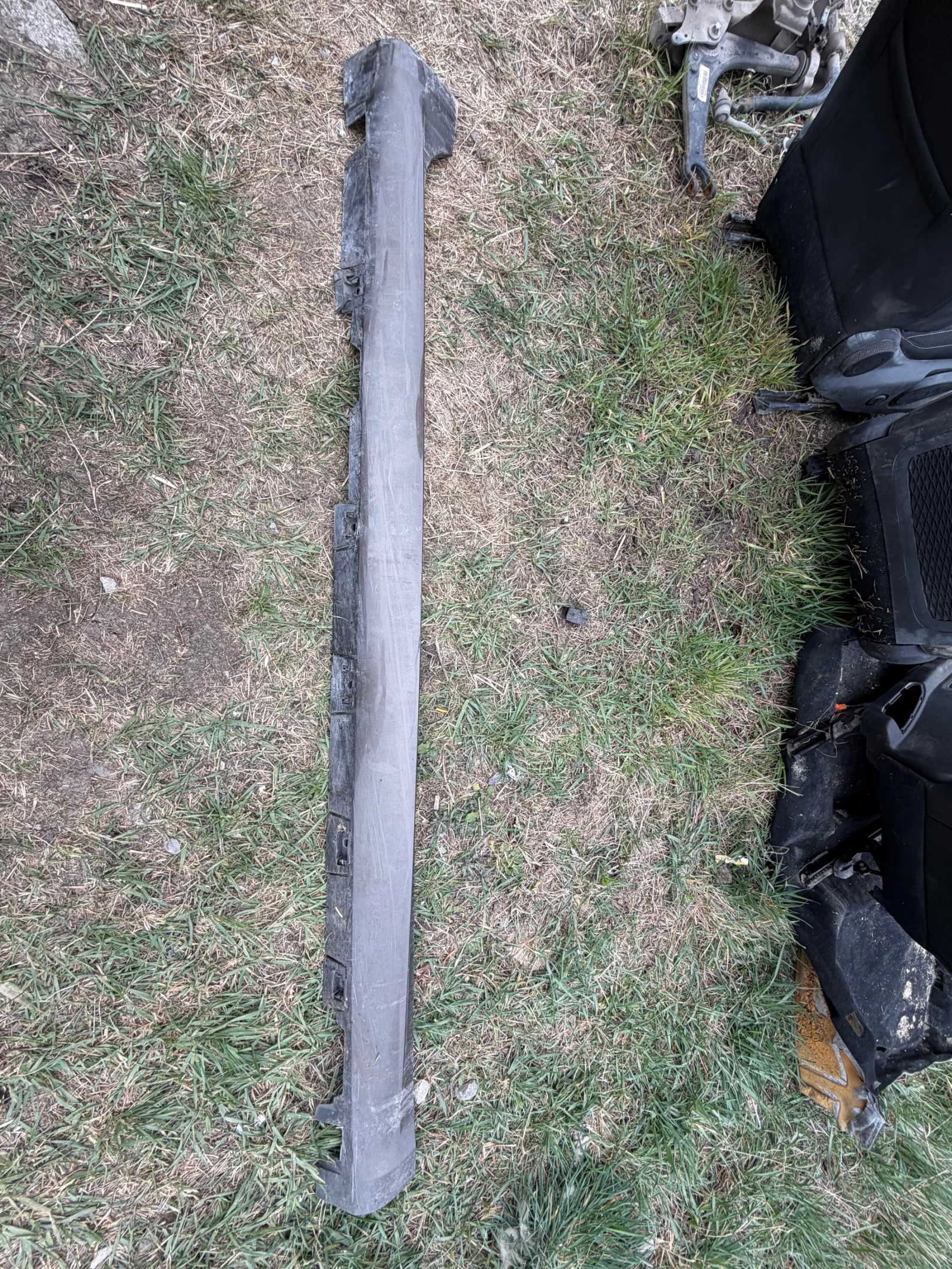 Renault Talisman 2017г седан десен декоративен праг, снимка 2 - Части - 53890790