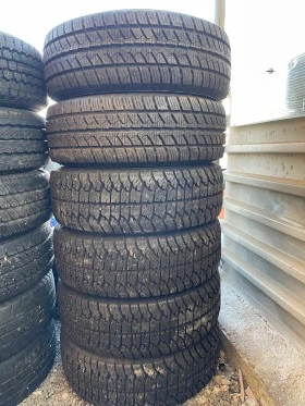 Гуми Зимни 225/70R15, снимка 4 - Гуми и джанти - 39608387