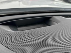 Mercedes-Benz E 300 * CARFAX * ДИСТРОНИК* ХЕД-ЪП* BURMESTER* , снимка 12