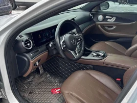 Mercedes-Benz E 300 * CARFAX * ДИСТРОНИК* ХЕД-ЪП* BURMESTER* , снимка 5