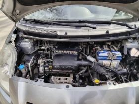 Toyota Yaris 1.3, снимка 8