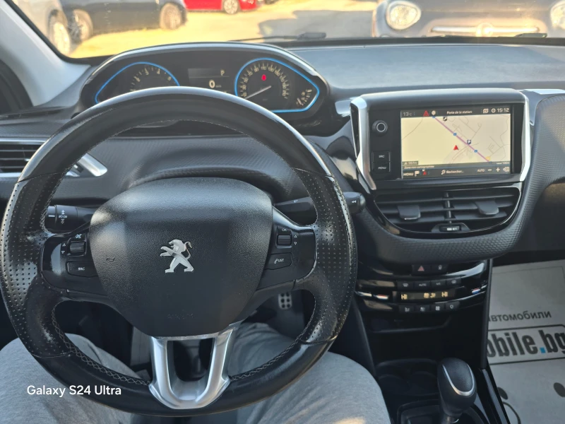 Peugeot 208 1.2i-110k.c-AVTOMATIK-FACE-PureTech Allure, снимка 14 - Автомобили и джипове - 48014053