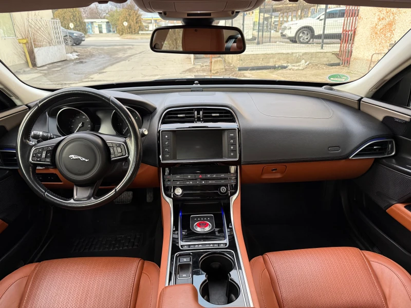 Jaguar XE 2.0d E-Performance, снимка 12 - Автомобили и джипове - 49200537