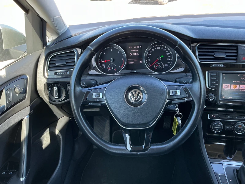 VW Golf 1.6 TDI, снимка 11 - Автомобили и джипове - 49396572