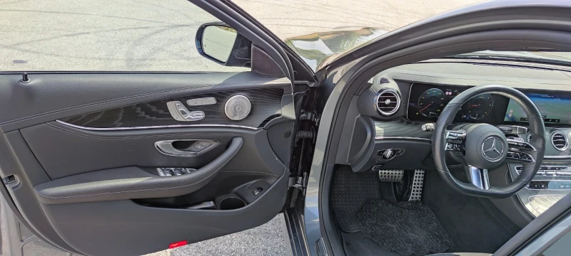 Mercedes-Benz E 220 AMG, снимка 4 - Автомобили и джипове - 49750853
