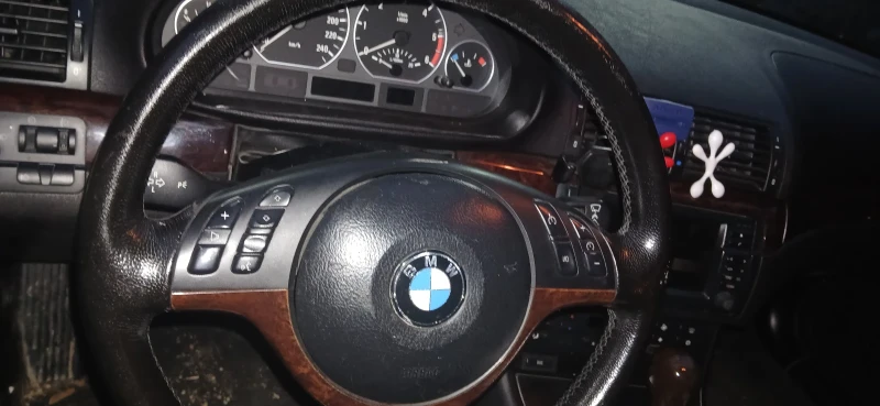 BMW 320, снимка 7 - Автомобили и джипове - 52650677