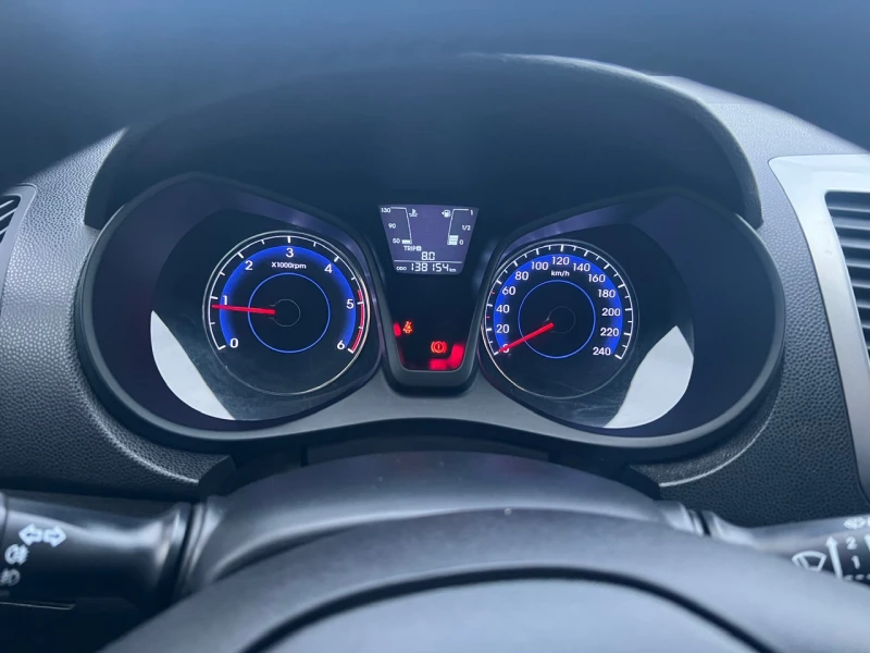 Hyundai Ix20 1.4 CRDI, euro5B, снимка 12 - Автомобили и джипове - 53367882