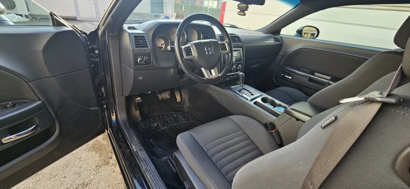 Dodge Challenger 3.6, снимка 6 - Автомобили и джипове - 53402911